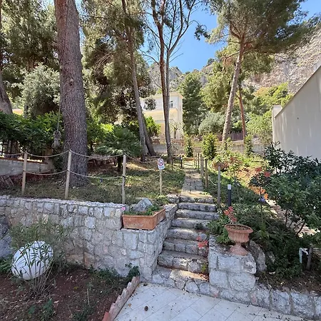 Rubino, Addaura - Mondello Gasthuis